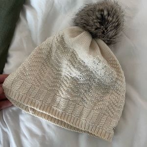 6 pieces | basic T-shirts , bonnies and scarfs